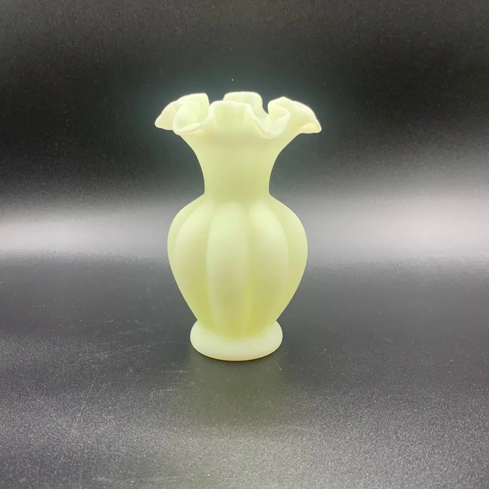 Fenton | Accents | Vintage Fenton Custard Glass Vase Ruffled